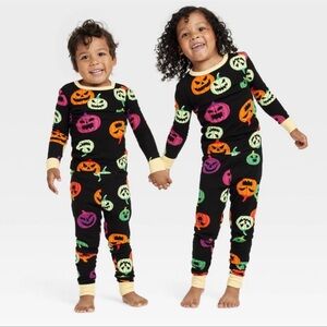 HYDE & EEK! HALLOWEEN PUMPKIN SNUG FIT PAJAMA SET - SIZE 2T (NEW WITH TAGS)